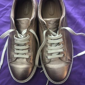 Size 10 Hush Puppies Metallic Pink!